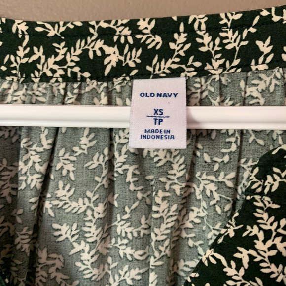 Old Navy Green Patterned Blouse - Picture 3 of 4